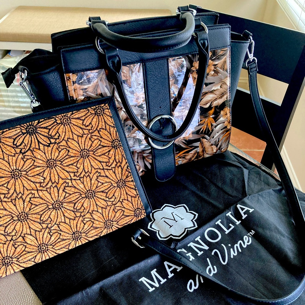 Magnolia and Vine commuter tote bag NWOT